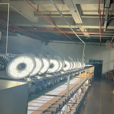 Haute luminosité de 100w à 240w UFO High Bay Light 150lm/W pour atelier et entrepôt