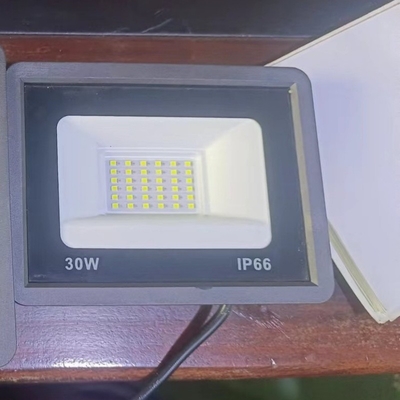 10w à 200w 3 ans de garantie conception simple résistant à l'eau LED spot light pour jardin ou parc