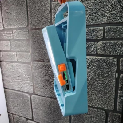 Résistance à l'eau Télécommande LED projecteur d'urgence câble USD Temps d'urgence 6 heures pour le camping ou le cas d'urgence