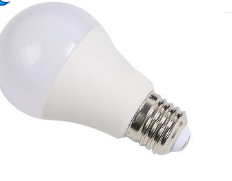 E27 E14 B22 à l'intérieur de matériel mené de Chips Aluminum Alloy Lamp Body de l'ampoule 2835 pour le bureau