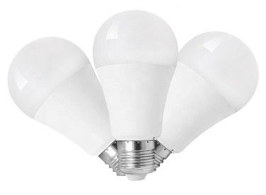Ampoules menées d'intérieur résidentielles Smd2835 2700 - matériel de corps de lampe du PC 6500k