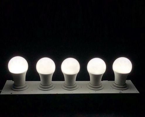 AMPOULES D'INTÉRIEUR BASSES à C.A. 240V 6500K 20W E27 LED de KTV