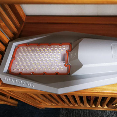 réverbère solaire du guerrier 400W interstellaire avec la conception spéciale pour le parc